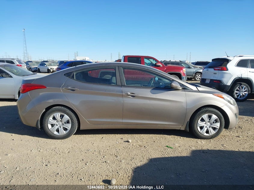5NPDH4AE1DH425442 2013 HYUNDAI ELANTRA photo no. 14