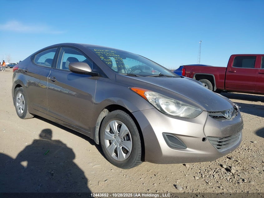 5NPDH4AE1DH425442 2013 HYUNDAI ELANTRA photo no. 16