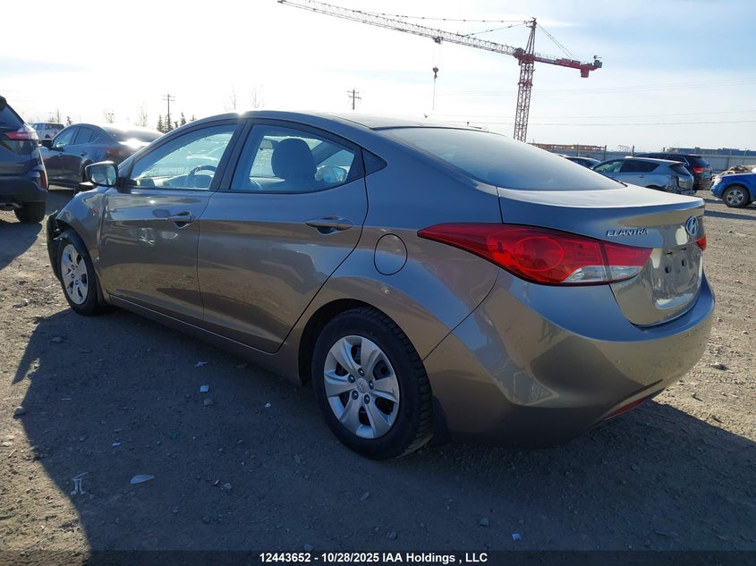 5NPDH4AE1DH425442 2013 HYUNDAI ELANTRA photo no. 3