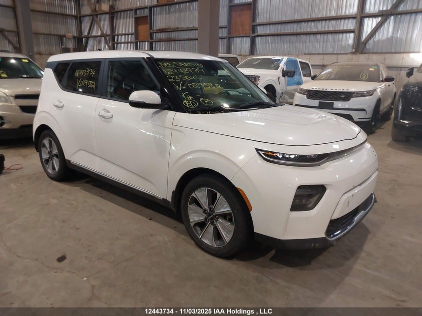 KNDJ33A17P7029582 KIA SOUL EV Photo 1