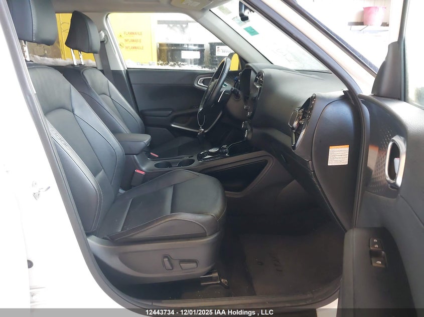 KNDJ33A17P7029582 2023 KIA SOUL EV photo no. 5