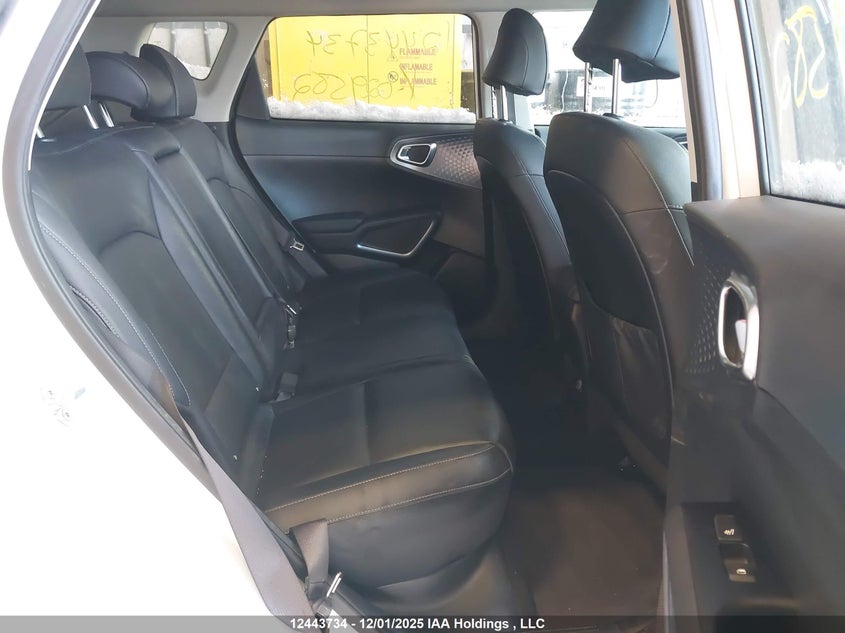 KNDJ33A17P7029582 2023 KIA SOUL EV photo no. 8