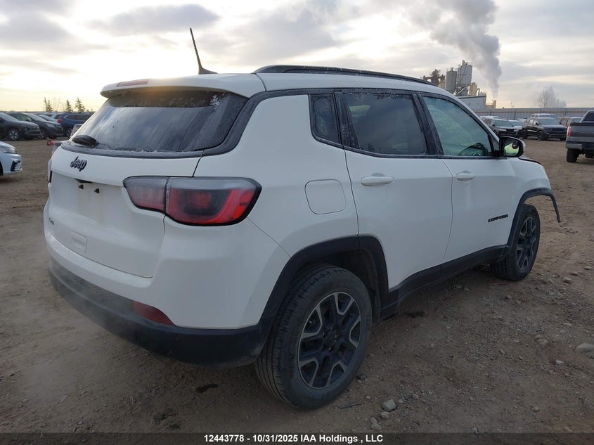 3C4NJDAB0KT756766 2019 JEEP COMPASS photo no. 4