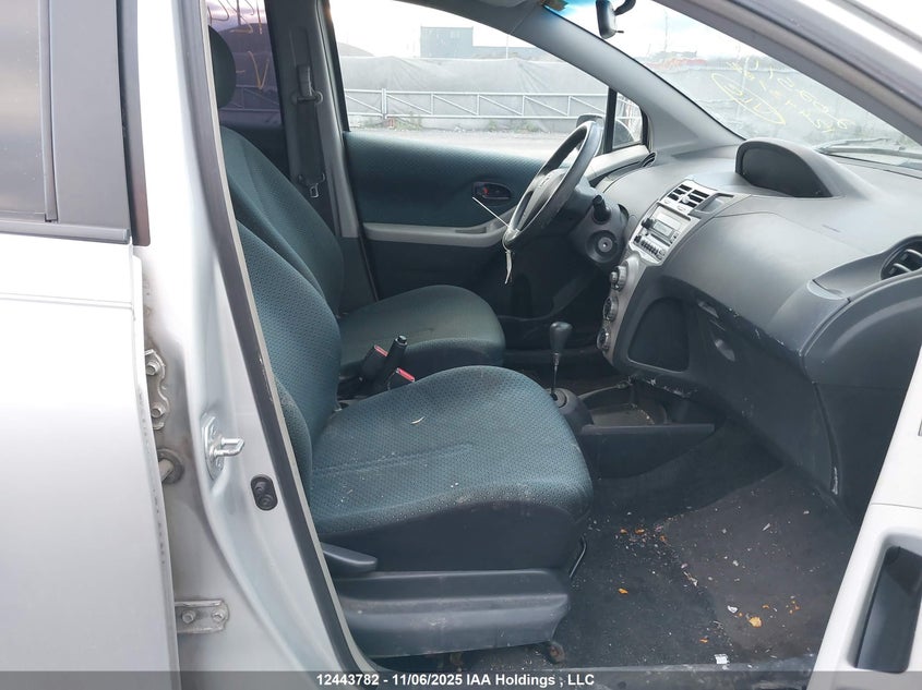 JTDKT923275117815 2007 TOYOTA YARIS photo no. 5