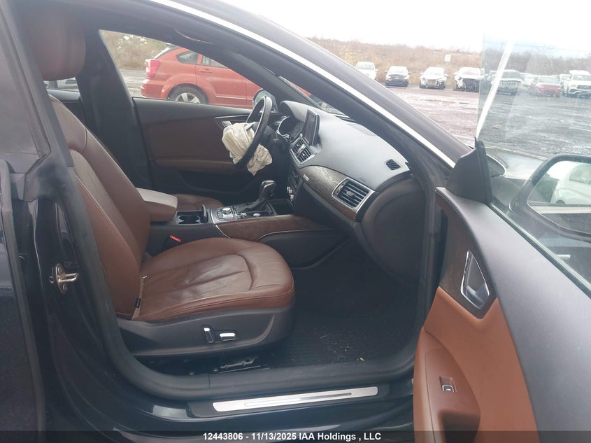 WAUWGAFC9GN111623 2016 AUDI A7 photo no. 5