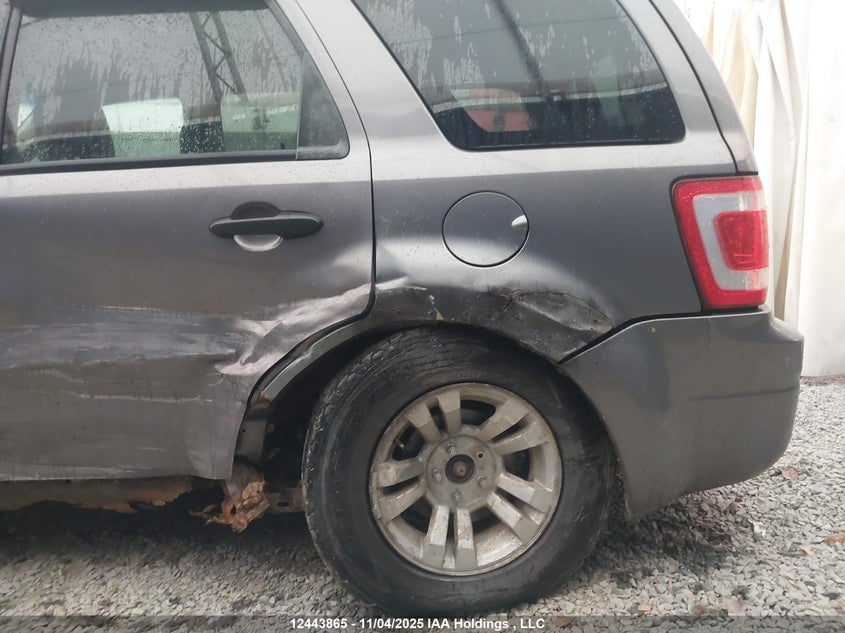 1FMCU9DG2BKA23358 2011 FORD ESCAPE photo no. 12