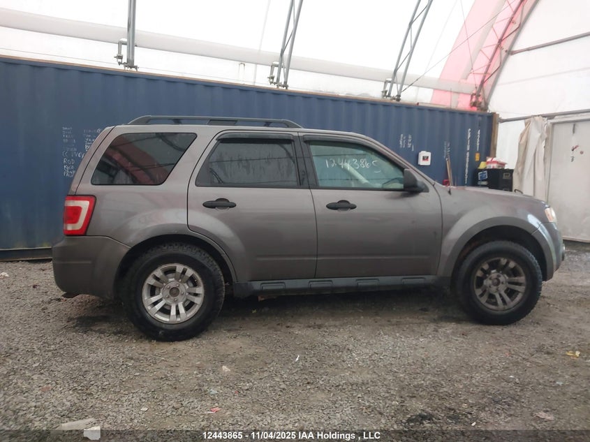 1FMCU9DG2BKA23358 2011 FORD ESCAPE photo no. 14