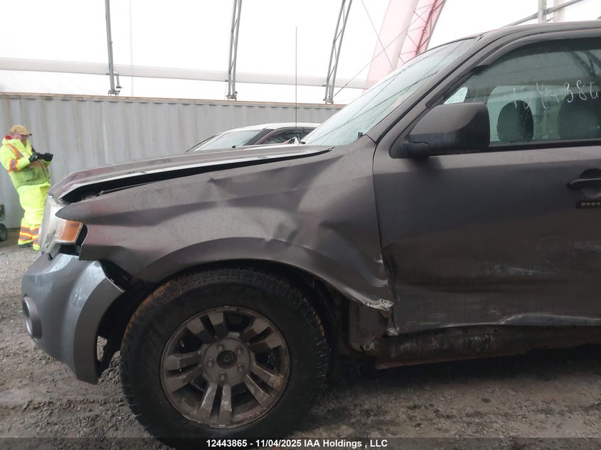 1FMCU9DG2BKA23358 2011 FORD ESCAPE photo no. 18