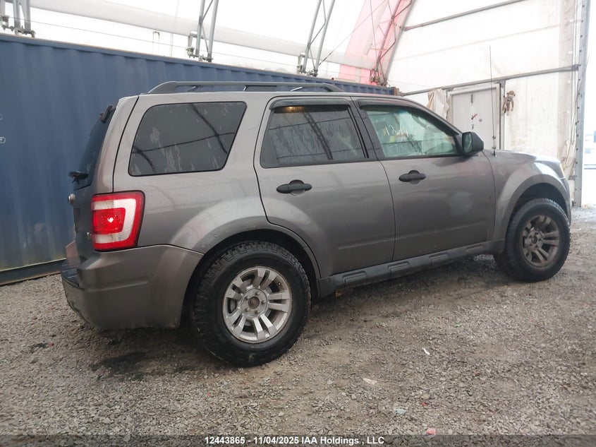 1FMCU9DG2BKA23358 2011 FORD ESCAPE photo no. 4
