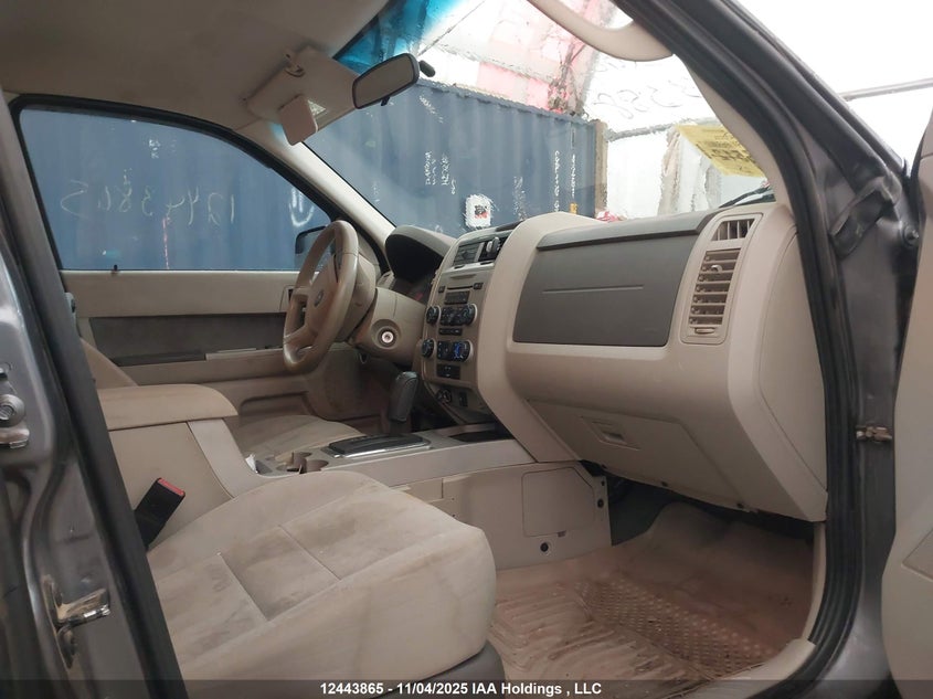 1FMCU9DG2BKA23358 2011 FORD ESCAPE photo no. 5