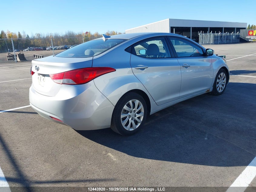 5NPDH4AE6DH366582 2013 HYUNDAI ELANTRA photo no. 4
