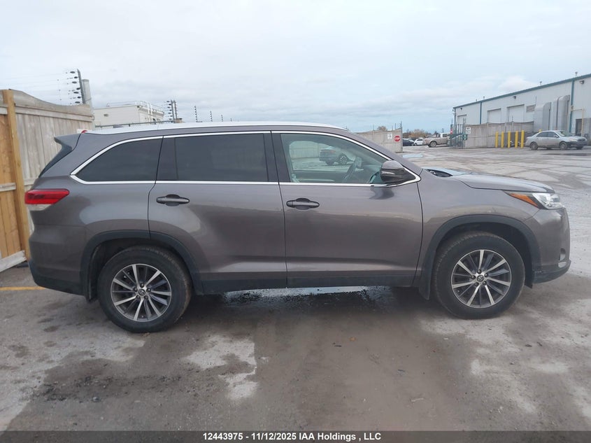 5TDJZRFH6KS573142 2019 TOYOTA HIGHLANDER photo no. 13