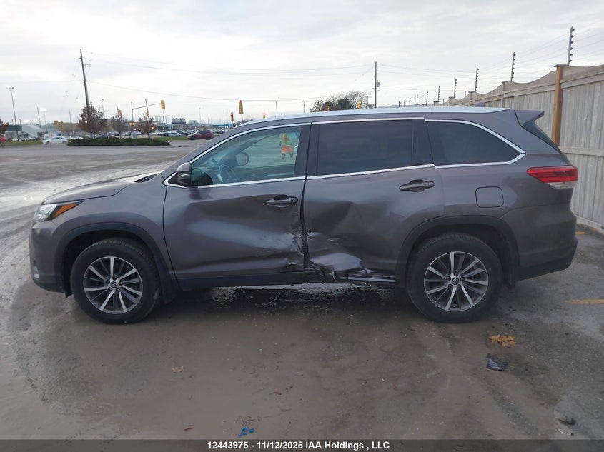 5TDJZRFH6KS573142 2019 TOYOTA HIGHLANDER photo no. 14