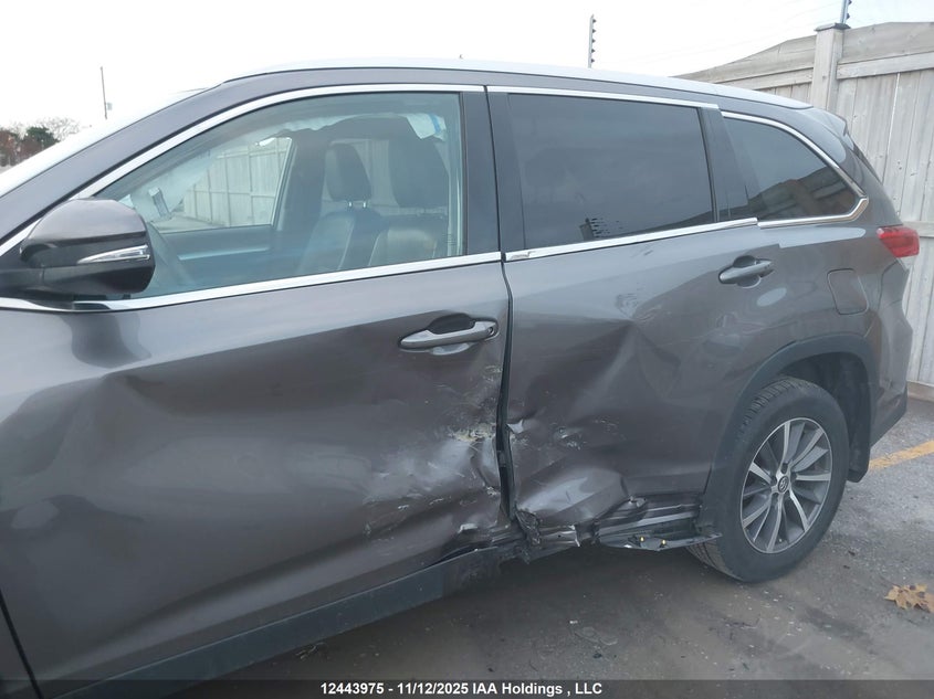 5TDJZRFH6KS573142 2019 TOYOTA HIGHLANDER photo no. 6