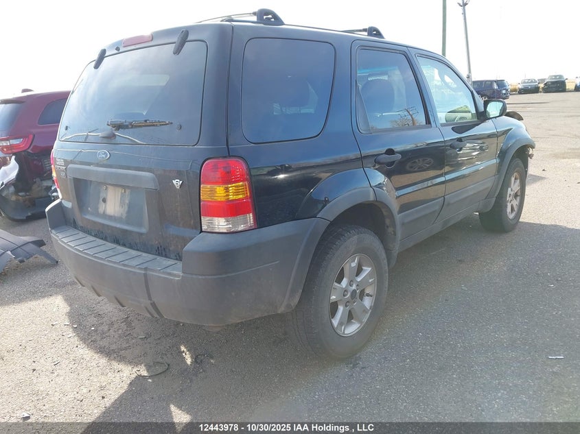 1FMYU03127KA96459 2007 FORD ESCAPE photo no. 4