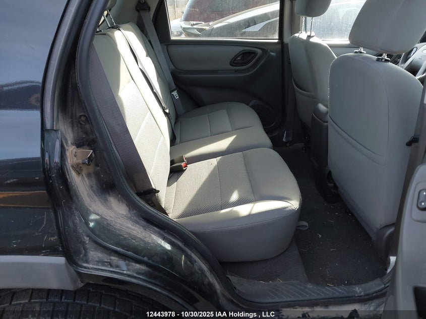 1FMYU03127KA96459 2007 FORD ESCAPE photo no. 8