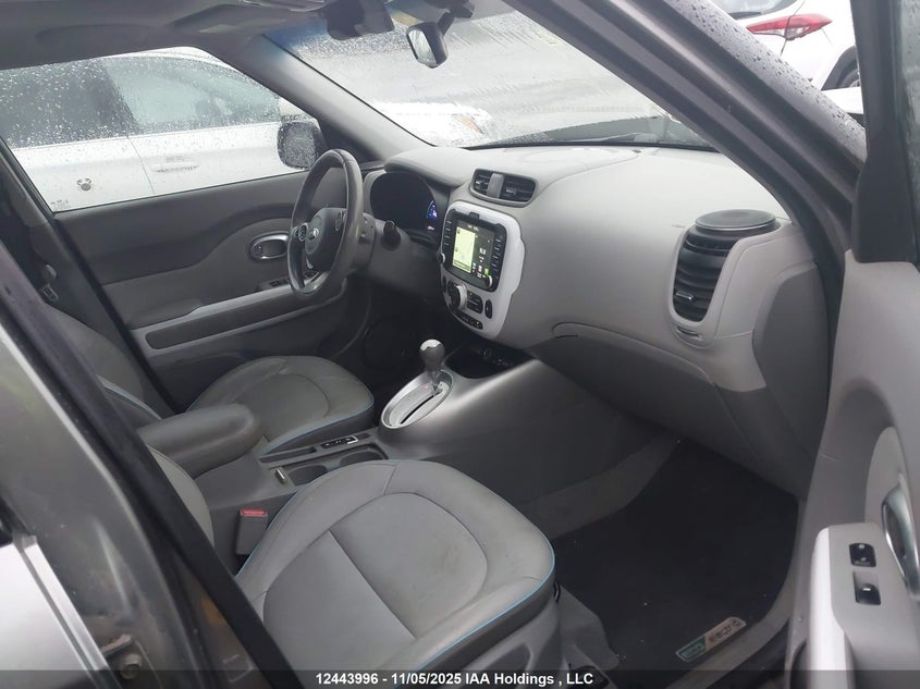 KNDJR3AE5H7025694 2017 KIA SOUL EV photo no. 5