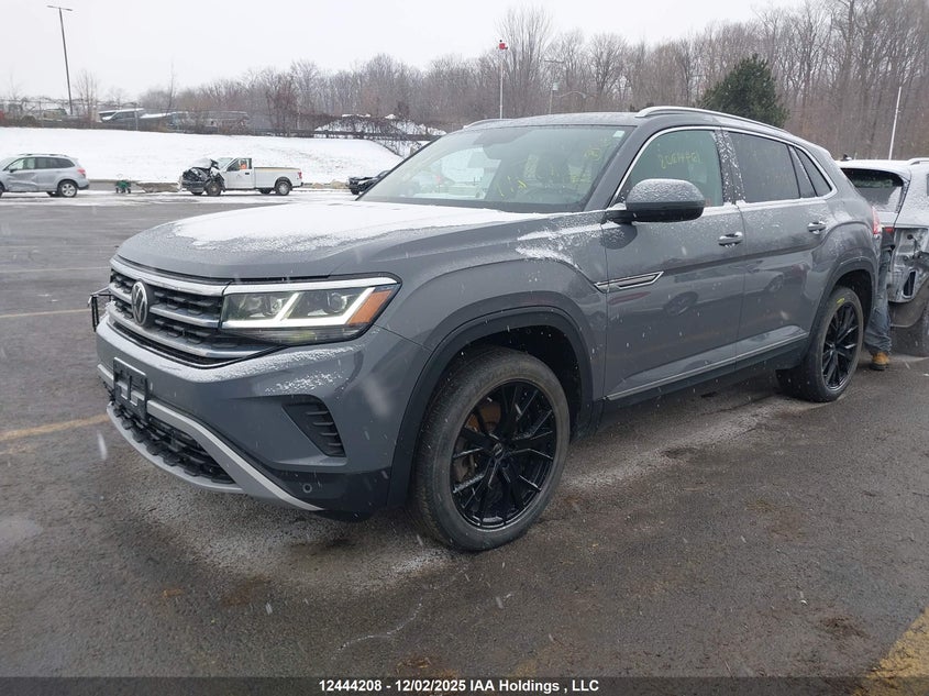 1V2BE2CA1MC215240 2021 VOLKSWAGEN ATLAS CROSS SPORT photo no. 2