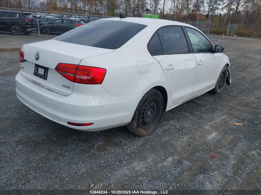 3VW1K7AJ2FM324570 2015 VOLKSWAGEN JETTA photo no. 4