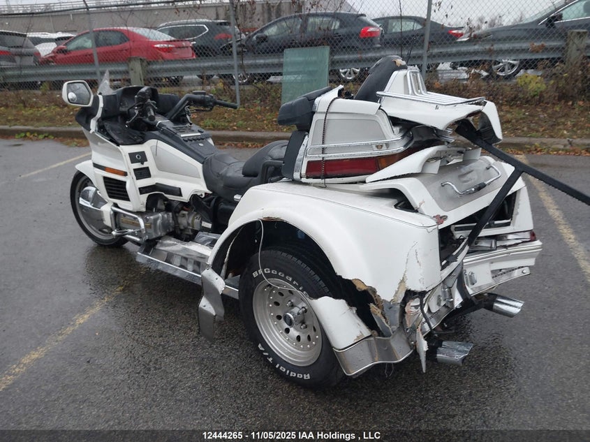 1HFSC225XTA800555 1996 HONDA GL photo no. 3