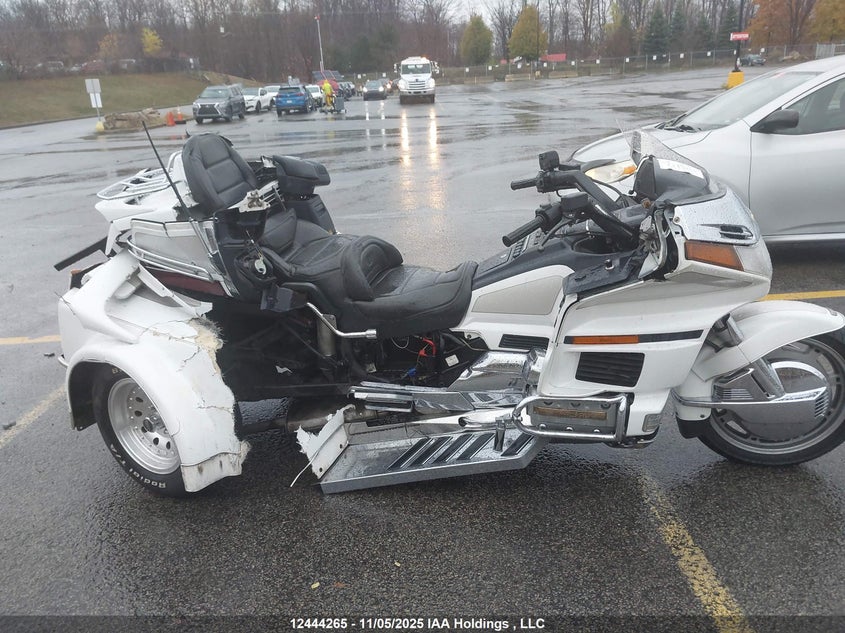 1996 Honda Gl1500 Se VIN: 1HFSC225XTA800555 Lot: 12444265