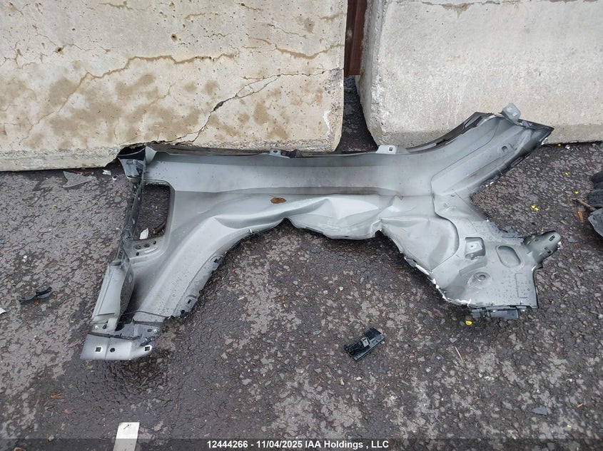 SALE27EU8S2456784 2025 LAND ROVER DEFENDER photo no. 12