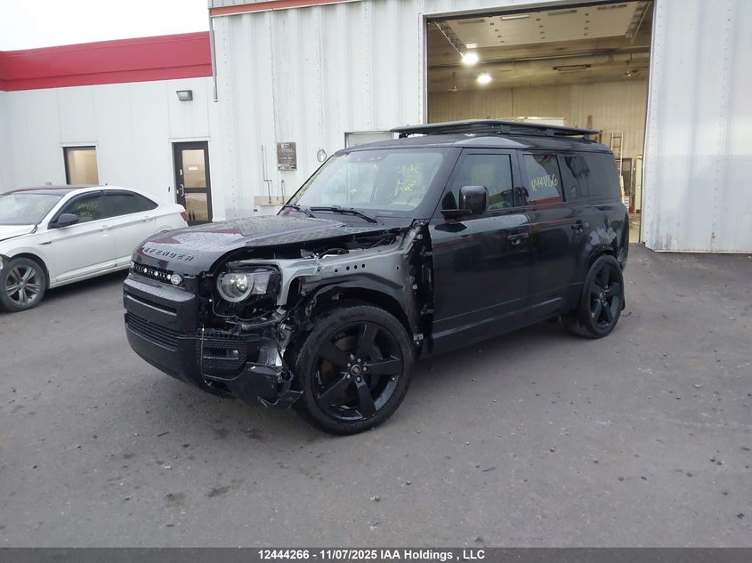 SALE27EU8S2456784 2025 LAND ROVER DEFENDER photo no. 2