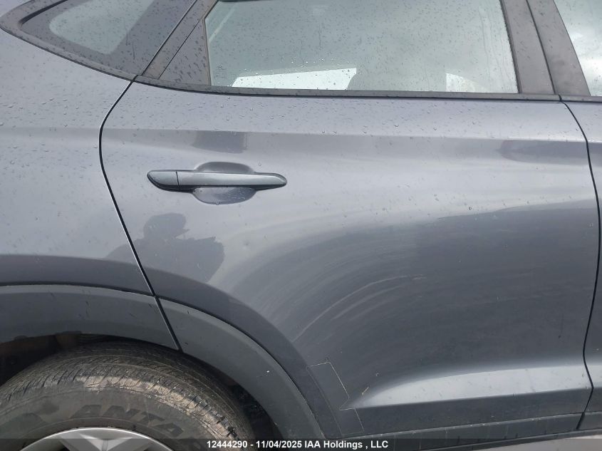 2018 Hyundai Tucson Base 2.0L VIN: KM8J23A42JU640489 Lot: 12444290