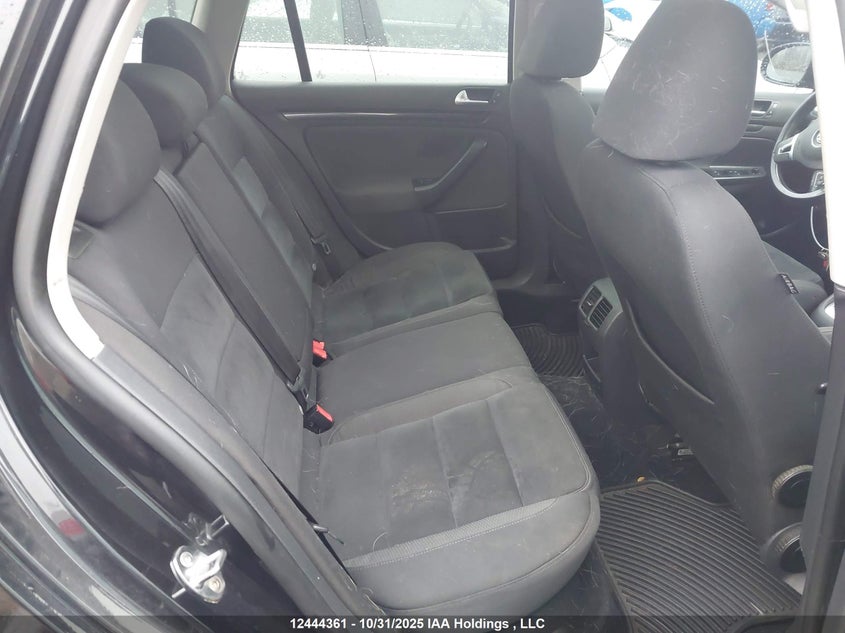 2013 Volkswagen Golf 2.5 VIN: 3VWPX7AJXDM617917 Lot: 12444361