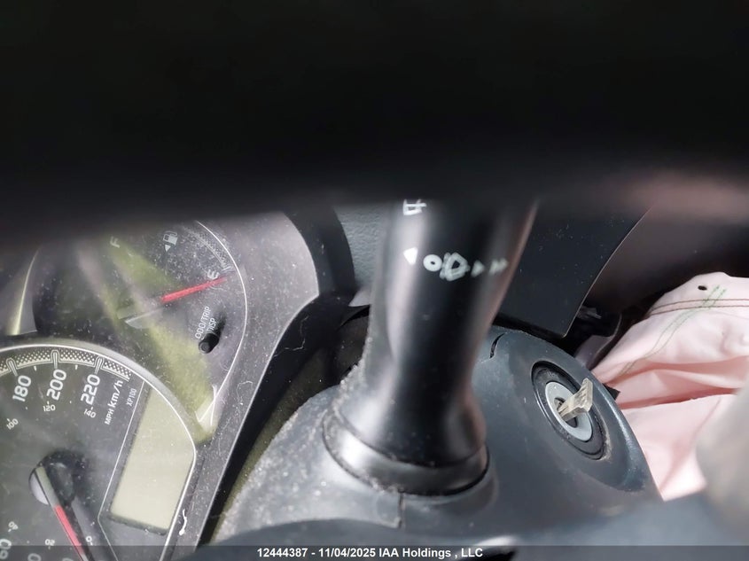 VNKKTUD34FA019849 2015 TOYOTA YARIS photo no. 11