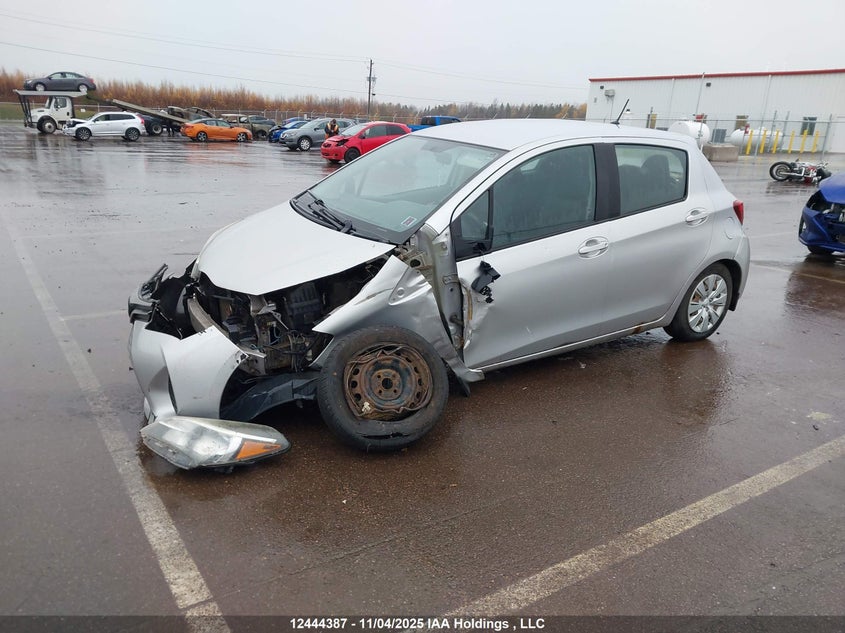VNKKTUD34FA019849 2015 TOYOTA YARIS photo no. 2