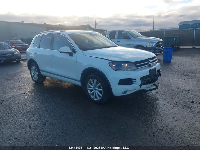 WVGEP9BP3DD008135 2013 Volkswagen Touareg auction photo 1