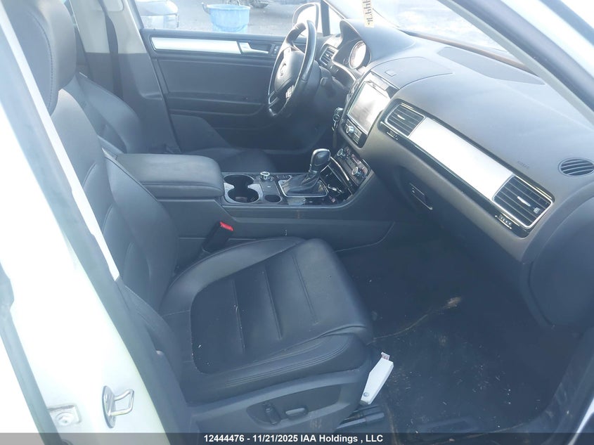 WVGEP9BP3DD008135 2013 VOLKSWAGEN TOUAREG photo no. 5