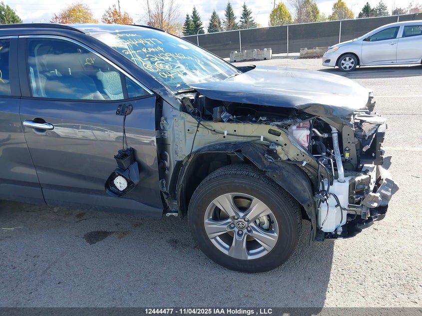 2T3BWRFV0RW242942 2024 TOYOTA RAV 4 photo no. 21