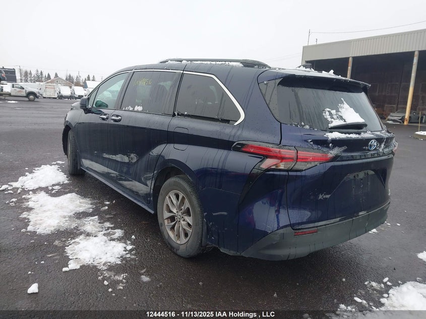 5TDGRKEC8NS107322 2022 TOYOTA SIENNA photo no. 3