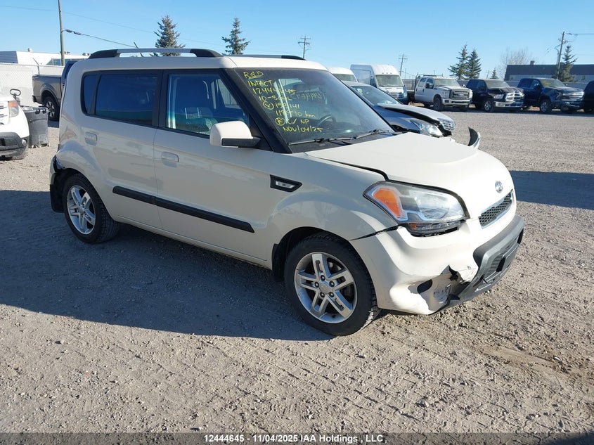 2010 Kia Soul +/!/Sport VIN: KNDJT2A22A7153141 Lot: 12444645