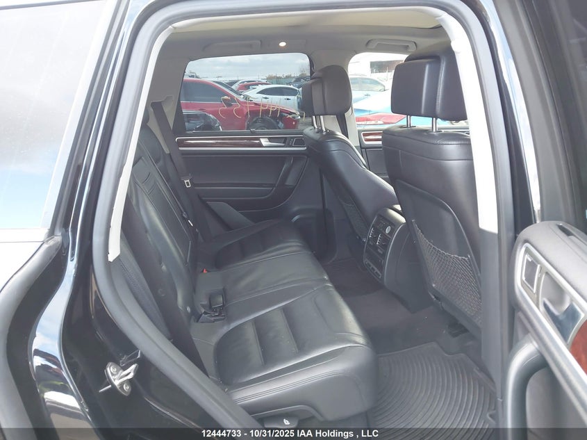 WVGEF9BP4DD008566 2013 VOLKSWAGEN TOUAREG photo no. 8