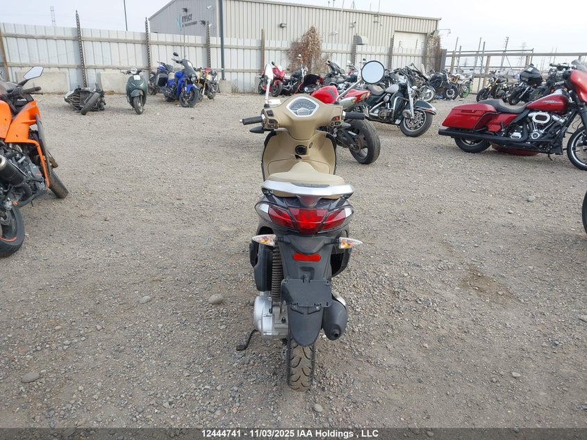 ZAPC546B1L7000971 2020 VESPA  photo no. 6