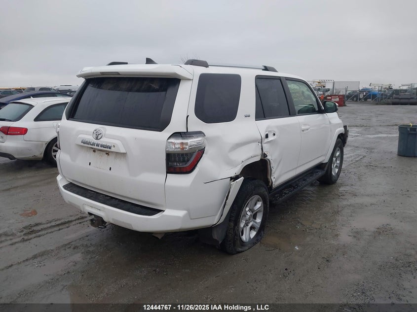 JTEBU5JR6K5671858 2019 TOYOTA 4RUNNER photo no. 4
