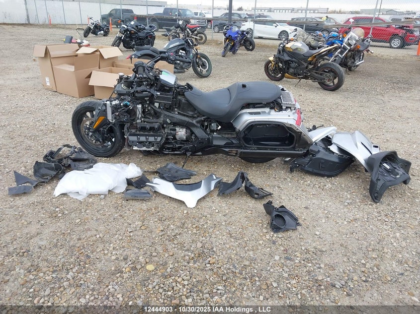 2025 Honda Gl1800 D VIN: JH2SC7982SK700070 Lot: 12444903