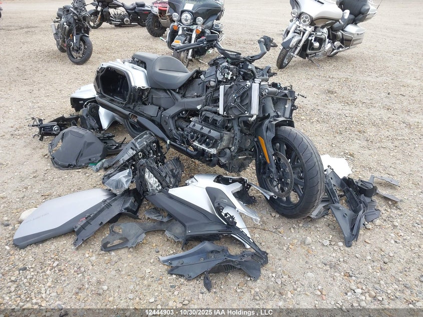 JH2SC7982SK700070 2025 Honda Gl1800 D auction photo 1