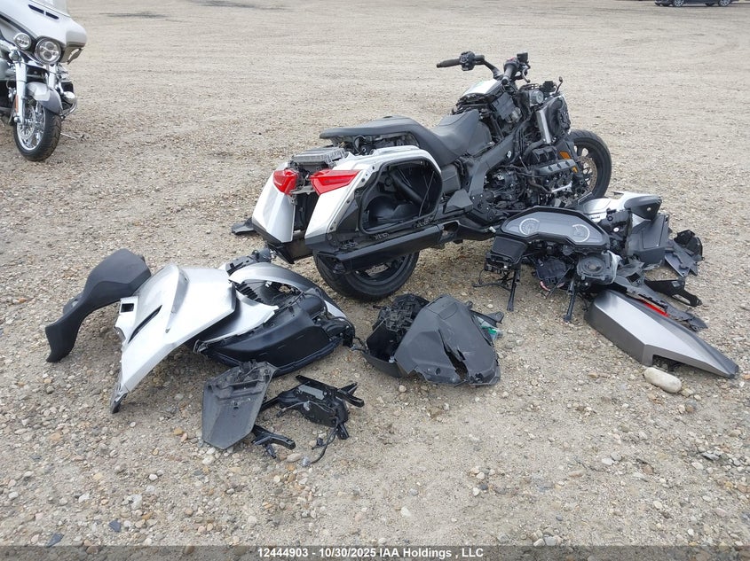 JH2SC7982SK700070 2025 HONDA GL1800C photo no. 4