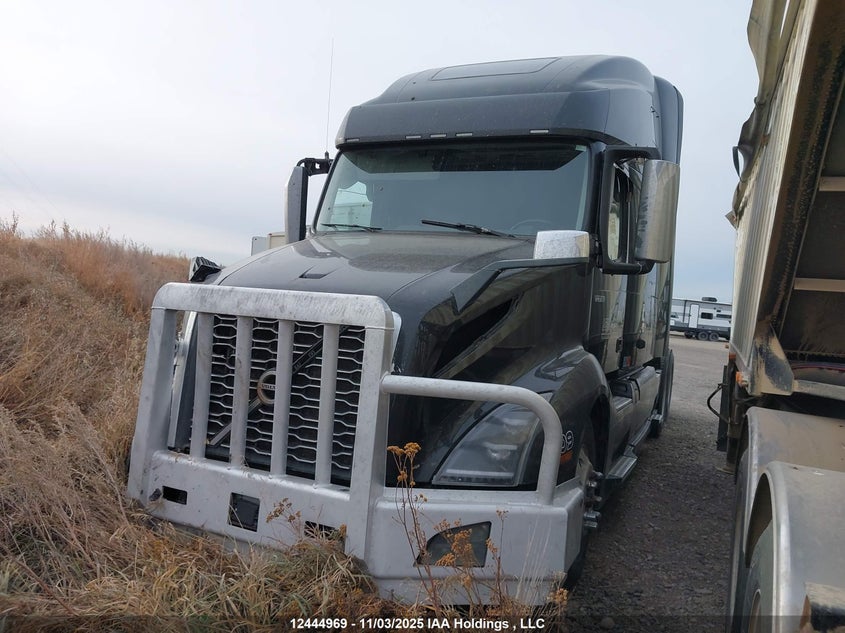 4V4NC9EJ8KN901100 2019 VOLVO  photo no. 2