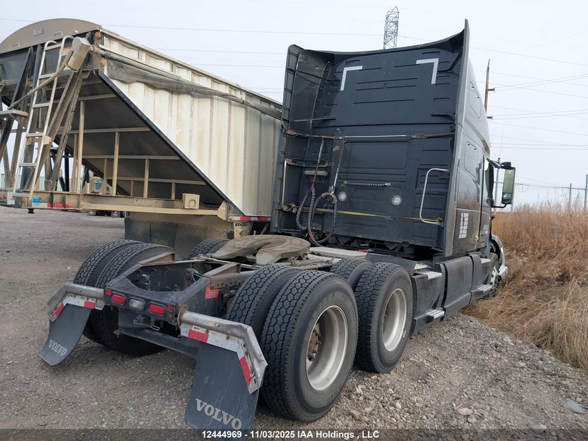 4V4NC9EJ8KN901100 2019 VOLVO  photo no. 4