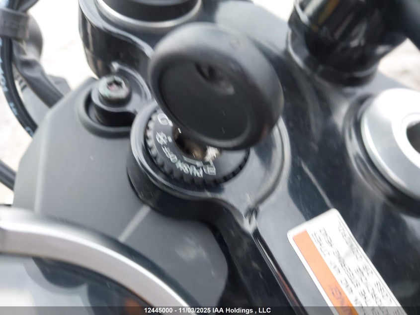 ZGUKZUA00NM001036 2022 MOTO GUZZI V7 photo no. 11