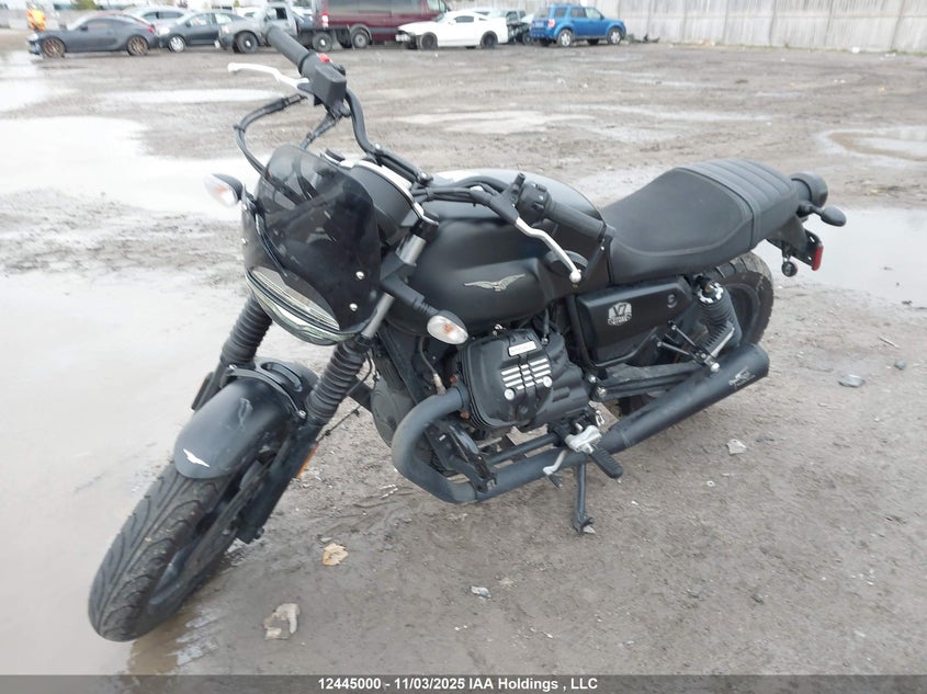 ZGUKZUA00NM001036 2022 MOTO GUZZI V7 photo no. 2