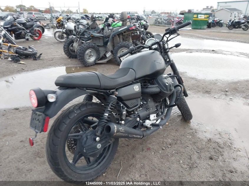 ZGUKZUA00NM001036 2022 MOTO GUZZI V7 photo no. 4