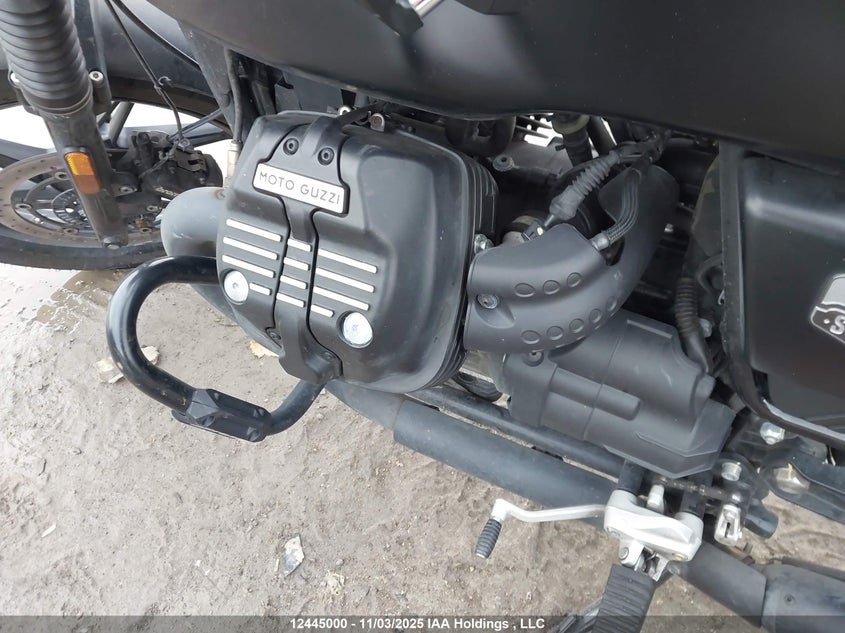 ZGUKZUA00NM001036 2022 MOTO GUZZI V7 photo no. 9