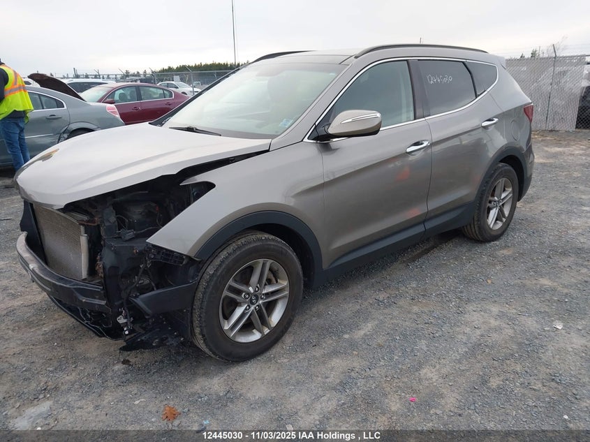 5XYZUDLB5HG410234 2017 HYUNDAI SANTA FE photo no. 2