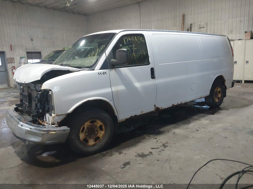 1GCWGGCG4B1102311 2011 CHEVROLET EXPRESS photo no. 2